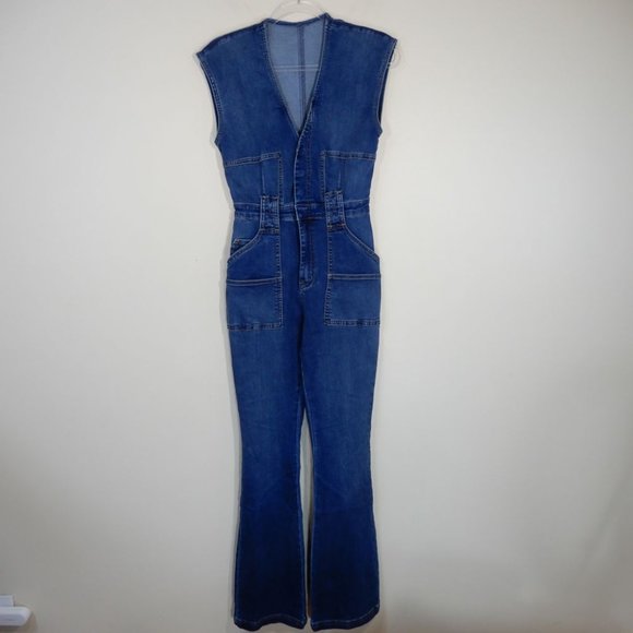 FREE PEOPLE Crvy Hyde Park Flare Leg JUMPSUIT Size 6 S Blue Stretch Denim NEW - Picture 3 of 9